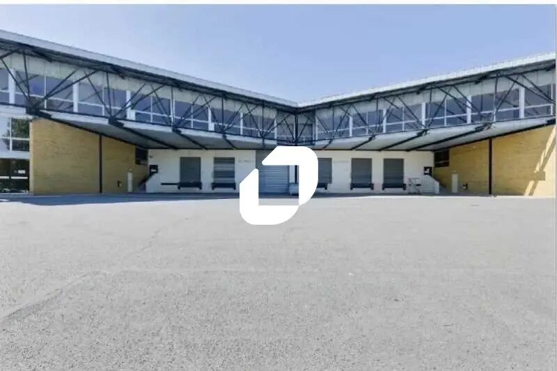 Local d’activités dans Morangis à louer - Photo de l’immeuble – Image 2 sur 11