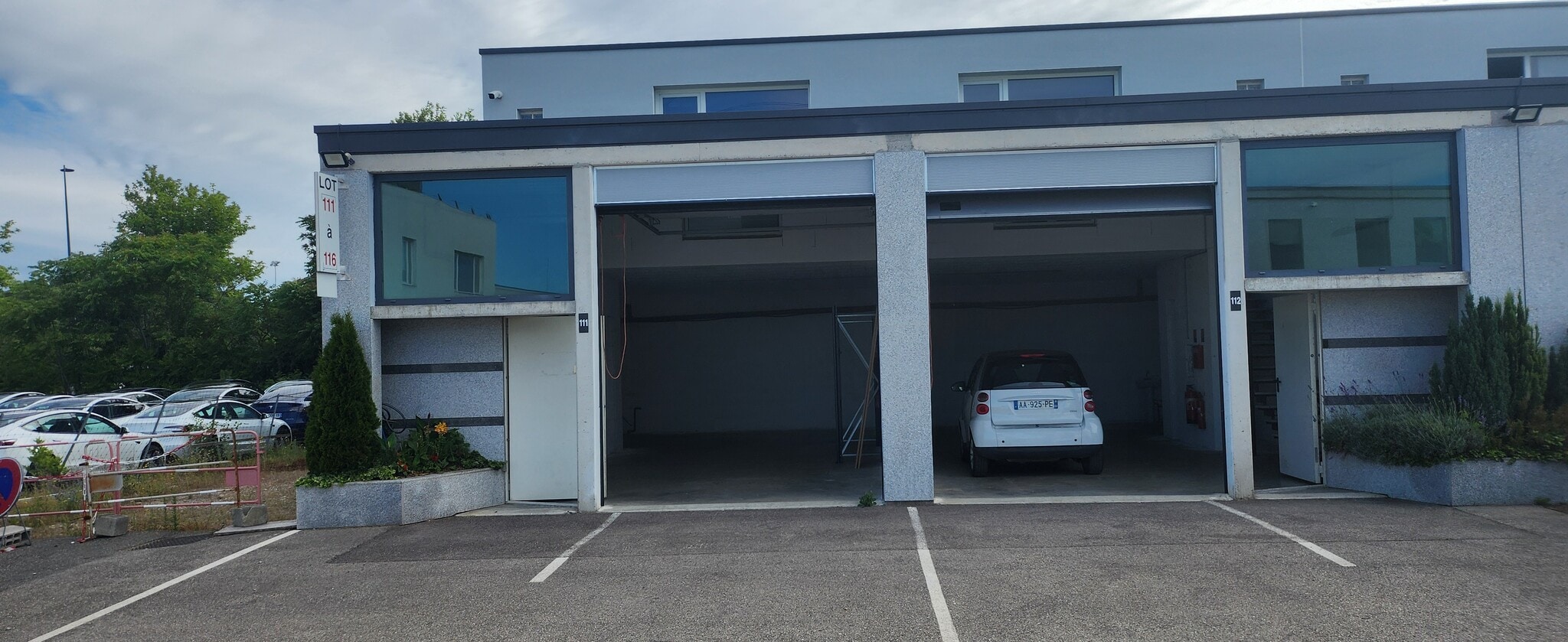 388 Avenue Charles De Gaulle, Vénissieux à louer Photo intérieure– Image 1 sur 11