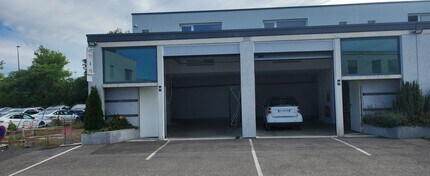 388 Avenue Charles De Gaulle, Vénissieux à louer Photo intérieure– Image 1 sur 11