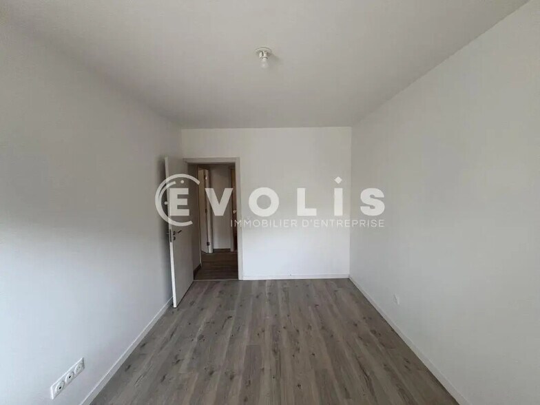 Bureau dans Saint-Maur-des-Fossés à vendre - Photo de l’immeuble – Image 3 sur 8