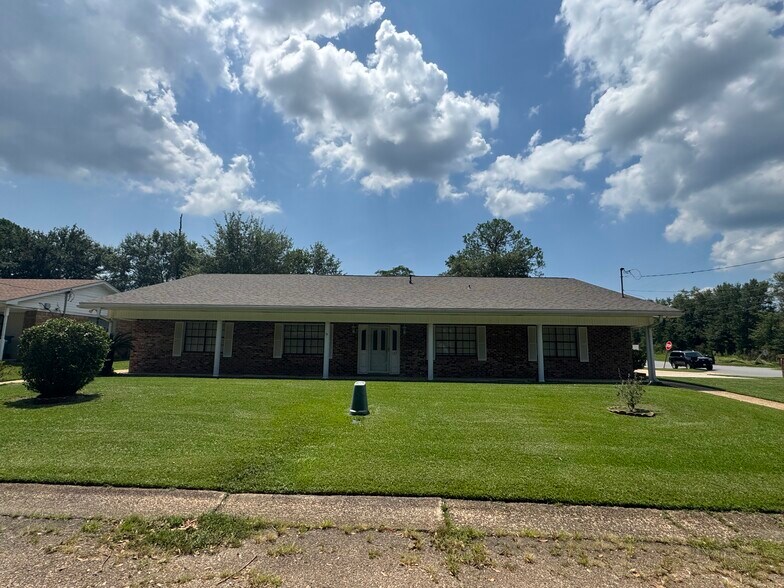 129 Donna St, Gulfport, MS à vendre - Photo de l’immeuble – Image 2 sur 7