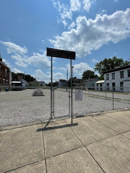 333 Elm St, Ludlow, KY à vendre - Photo de l’immeuble – Image 2 sur 9