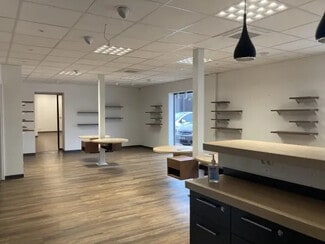 Plus de détails pour Local d'activités à louer