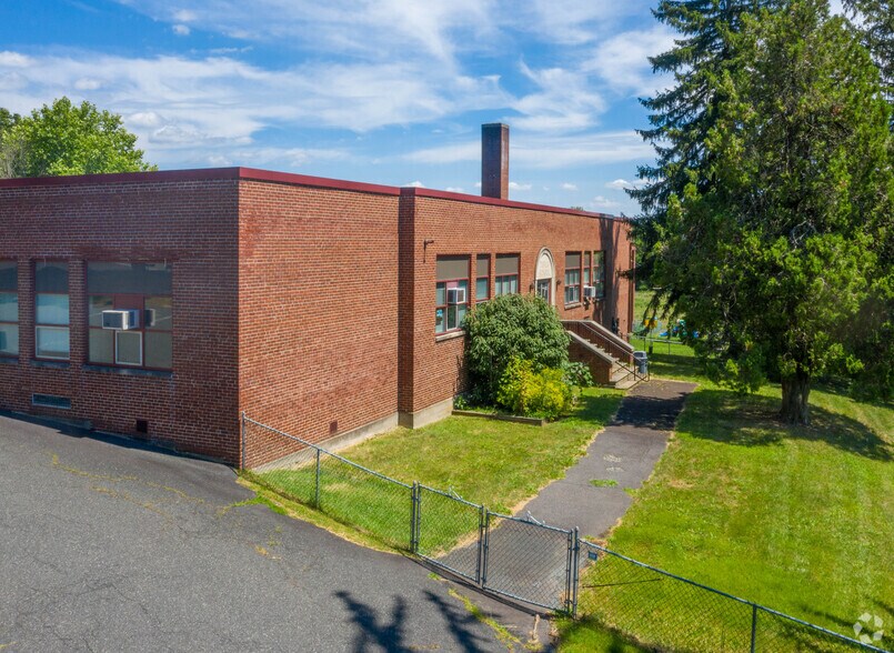 3000 Main St, Green Lane, PA à louer - Photo de l’immeuble – Image 2 sur 9