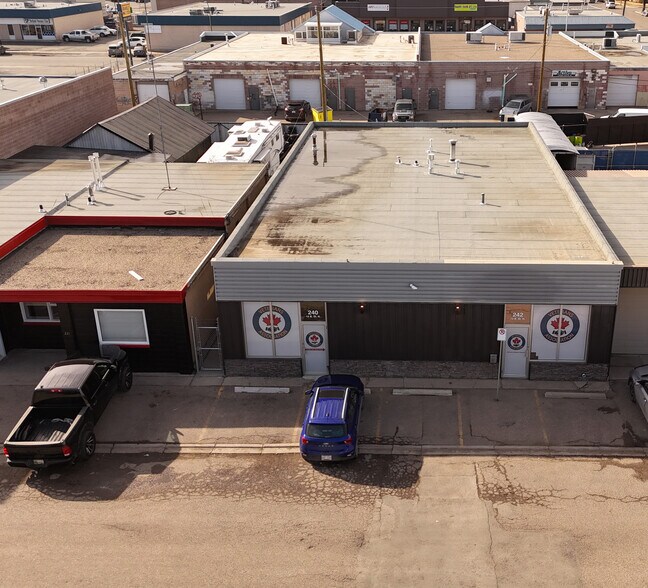 242 12B St N, Lethbridge, AB à vendre - Photo de l’immeuble – Image 2 sur 16