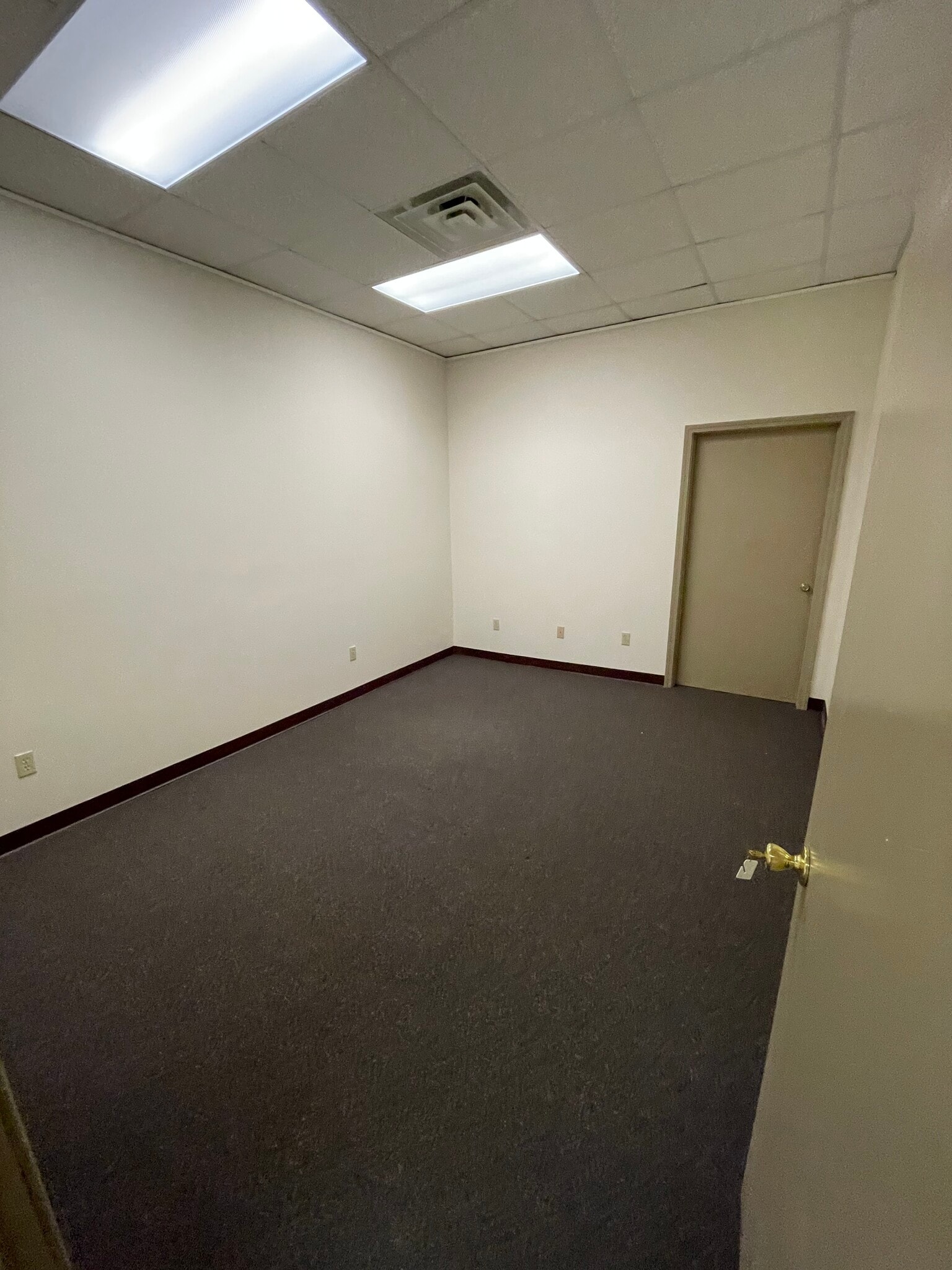 2425 N Meridian St, Indianapolis, IN à louer Photo intérieure– Image 1 sur 8