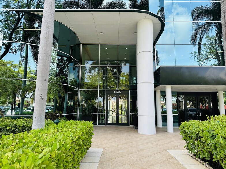 6400 N Andrews Ave, Fort Lauderdale, FL à louer - Photo de l’immeuble – Image 2 sur 8