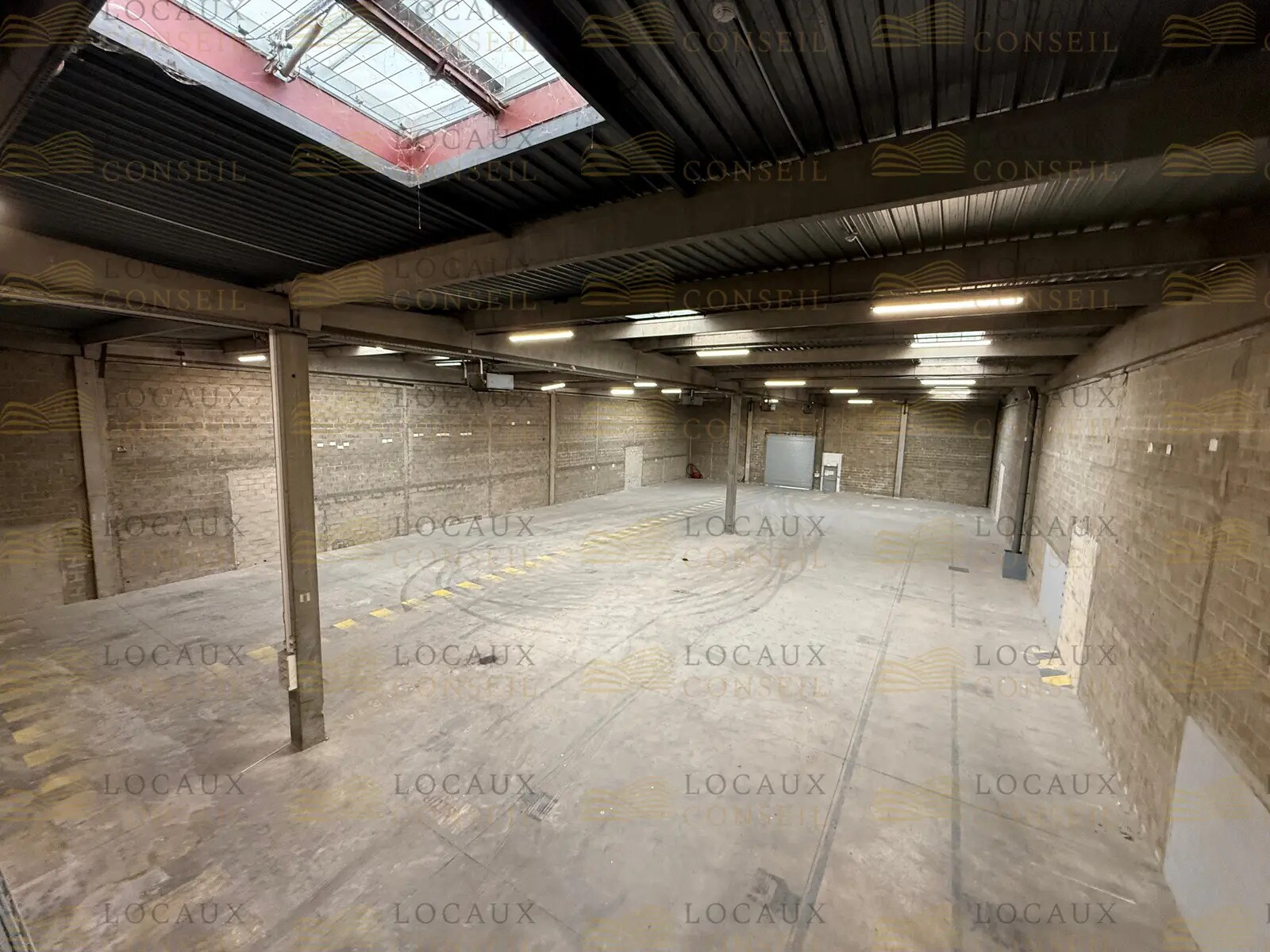 Local d’activités dans Goussainville à louer Photo de l’immeuble– Image 1 sur 12