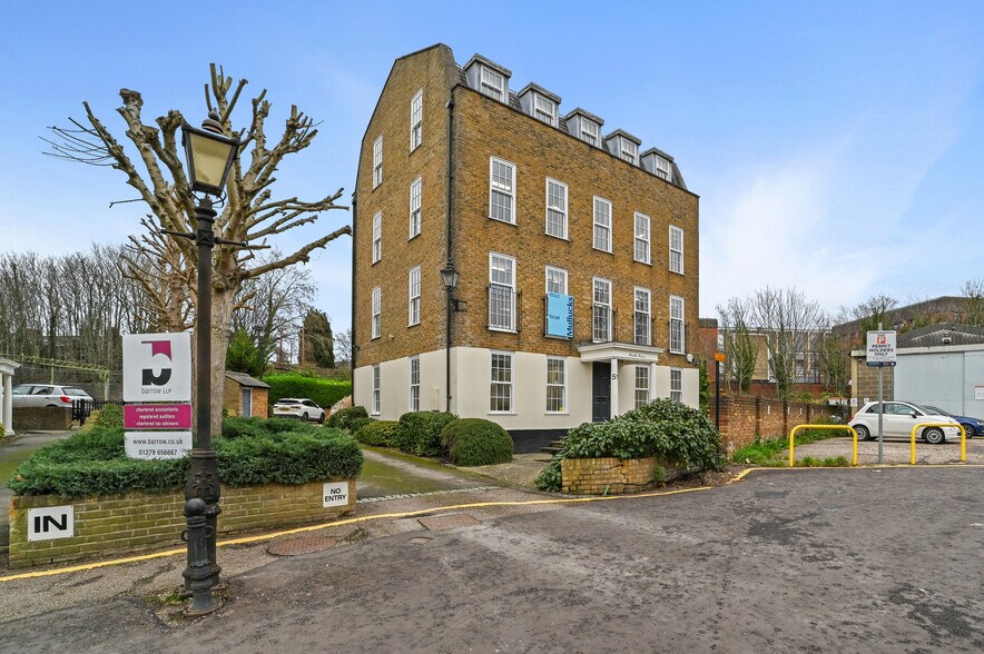51 Dane St, Bishop's Stortford à louer - Photo principale – Image 1 sur 8