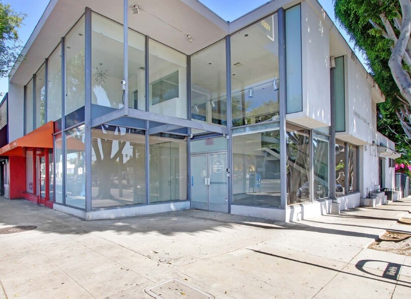 7998 Santa Monica Blvd, West Hollywood, CA à louer - Photo de l’immeuble – Image 3 sur 4