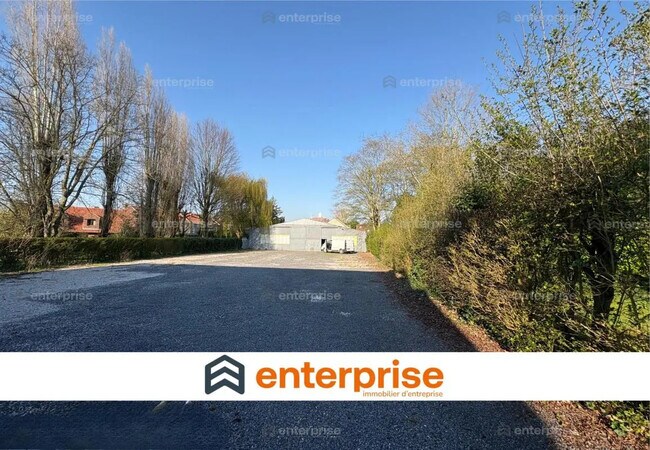 Plus de détails pour Local d'activités à louer