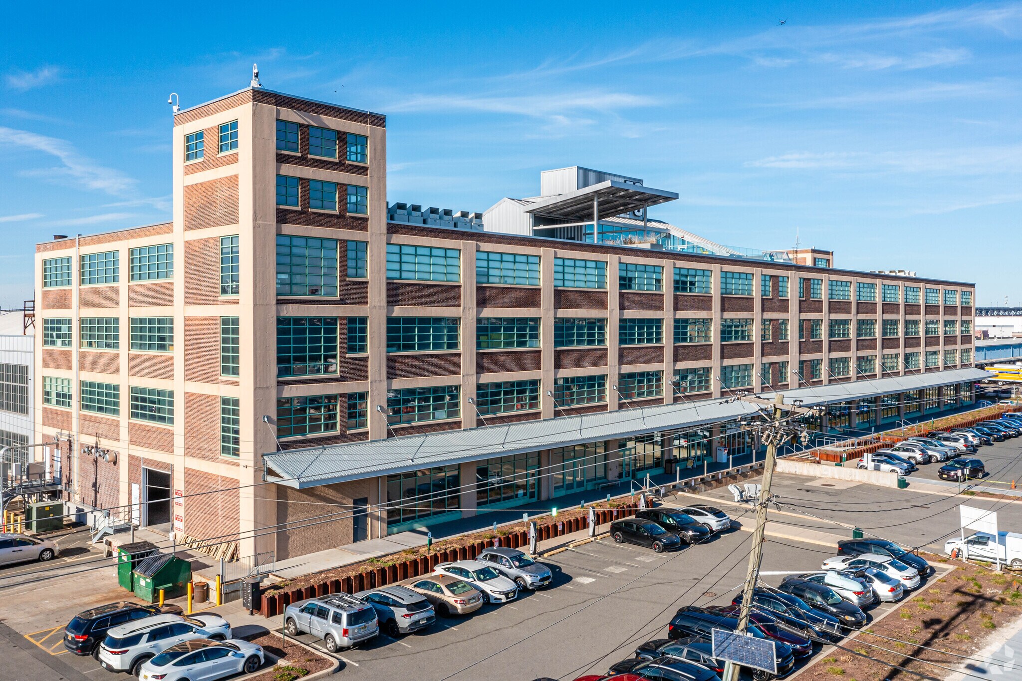 78 John Miller Way, Kearny, NJ à louer Photo principale– Image 1 sur 21