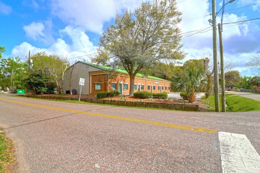 720 Dupont Rd, Charleston, SC à louer - Photo de l’immeuble – Image 2 sur 5