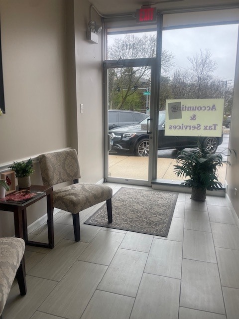 3407-3421 Church St, Skokie, IL à louer Photo intérieure– Image 1 sur 11