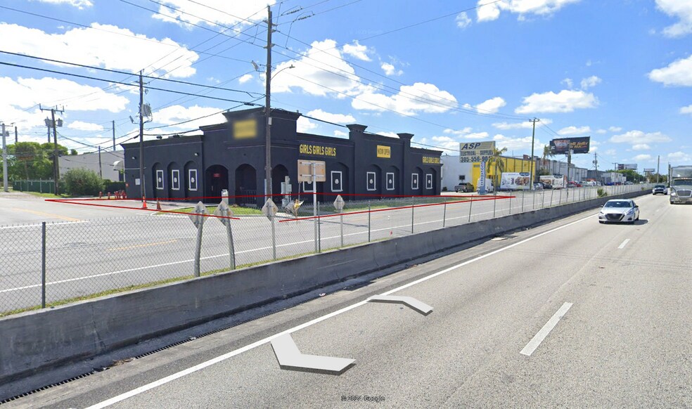 7565 W 20th Ave, Hialeah, FL à vendre - Photo de l’immeuble – Image 3 sur 6