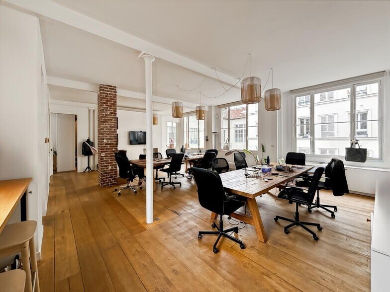 42 Rue D'Enghien, Paris à louer - Photo de l’immeuble – Image 1 sur 9