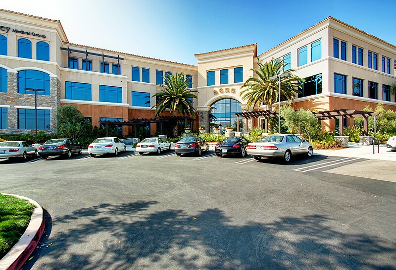 2655 1st St, Simi Valley, CA à louer Photo de l’immeuble– Image 1 sur 8