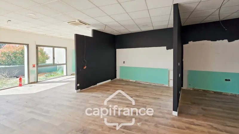 Local commercial dans Chalon-sur-Saône à louer - Photo de l’immeuble – Image 3 sur 6