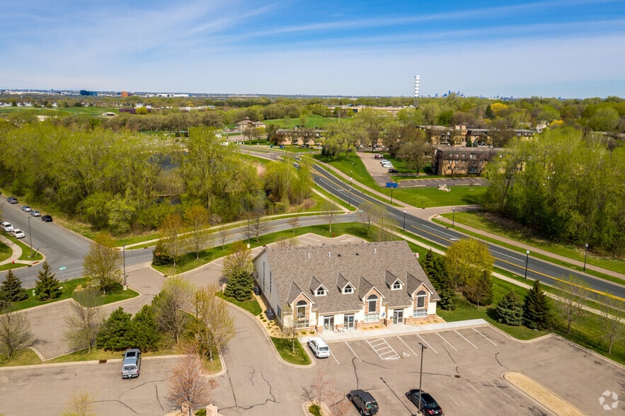 3344 Sherman Ct, Eagan, MN à louer - Photo de l’immeuble – Image 2 sur 5