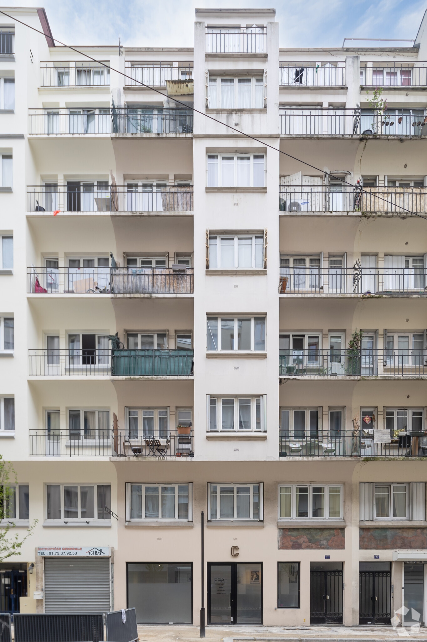 Immeuble residentiel dans Paris à vendre Photo principale– Image 1 sur 2