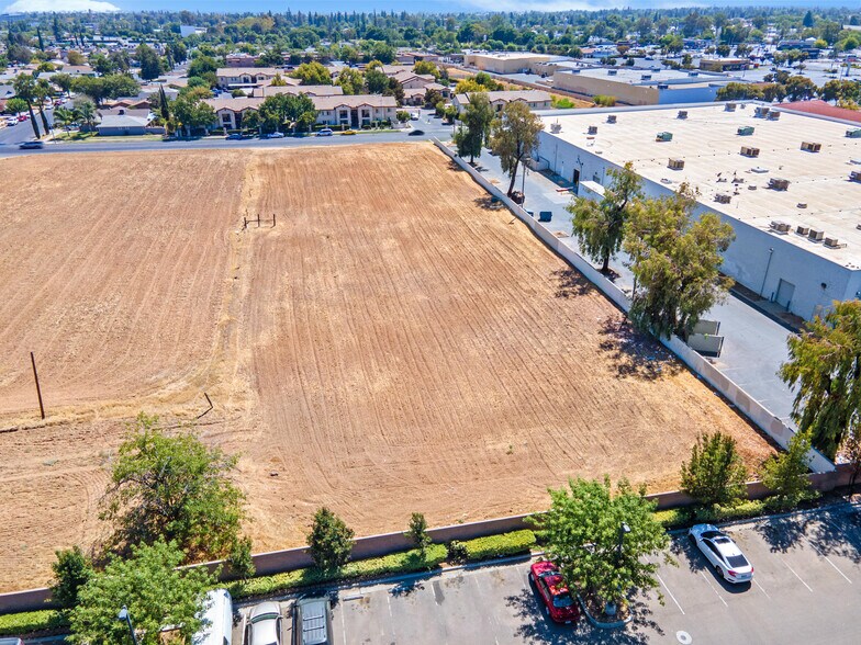 NEC Country Club Dr & Sherwood Ave, Madera, CA à vendre - Photo de l’immeuble – Image 2 sur 22