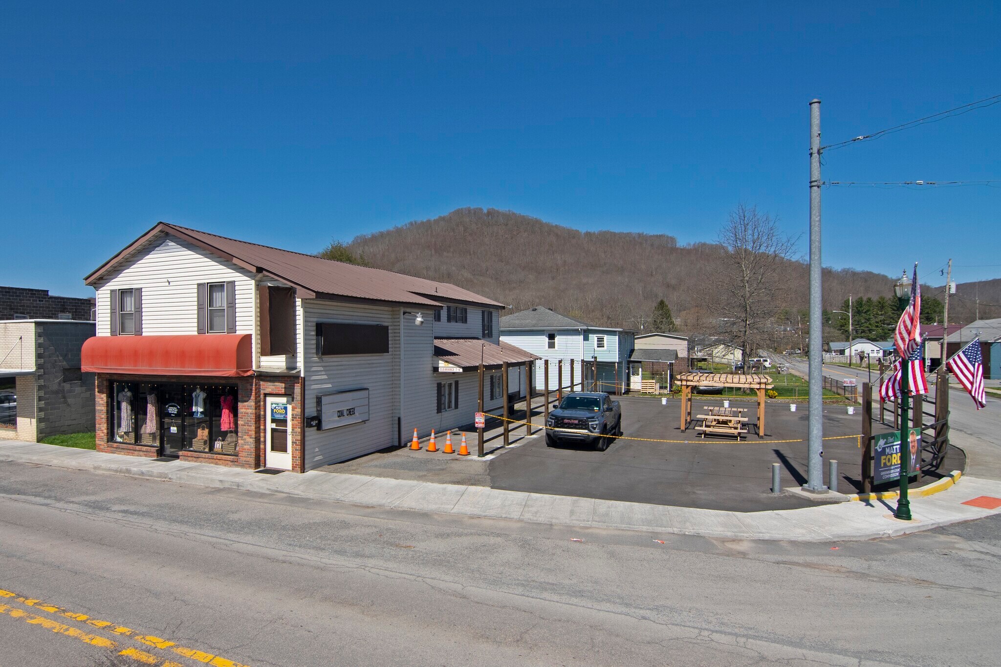 449 Main St, Rainelle, WV à vendre Photo principale– Image 1 sur 68