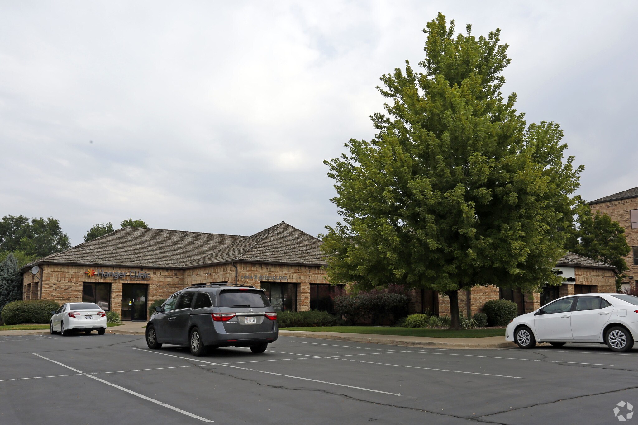 1464 E Ridgeline Dr, South Ogden, UT à louer Photo principale– Image 1 sur 16