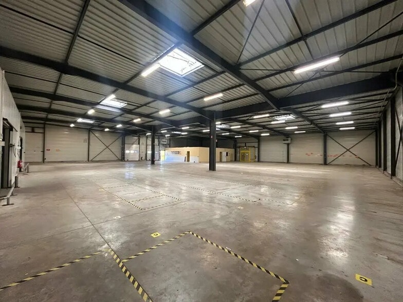 Local d'activités dans Monéteau à vendre - Photo intérieure – Image 2 sur 8