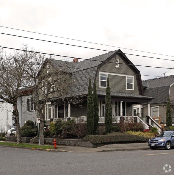 2107 NW 23rd Ave, Portland, OR à vendre - Photo de l’immeuble – Image 1 sur 10
