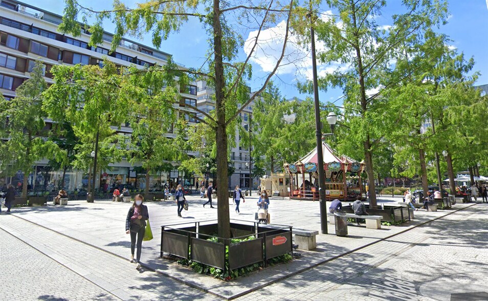 Local commercial dans Boulogne-Billancourt à louer - Photo de l’immeuble – Image 2 sur 2
