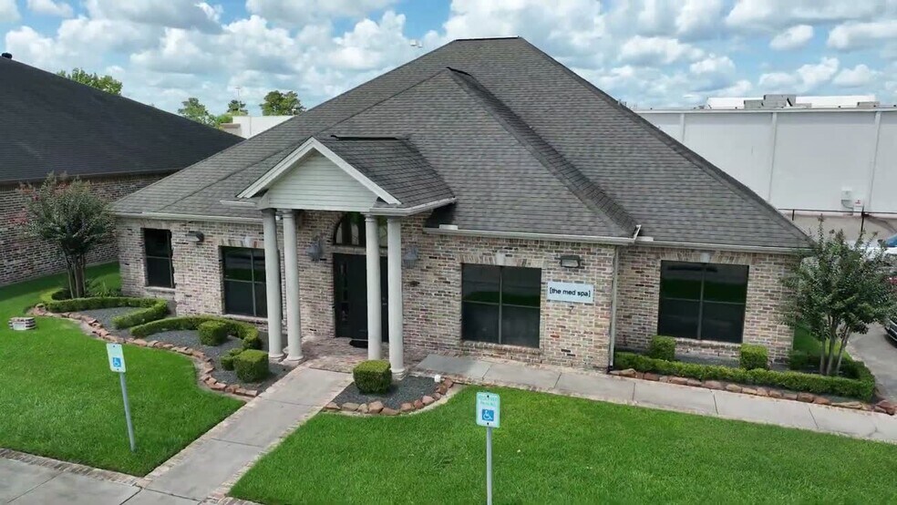 1 Bayoubrandt Dr, Beaumont, TX à vendre - Vidéo sur l’annonce professionnelle – Image 2 sur 2