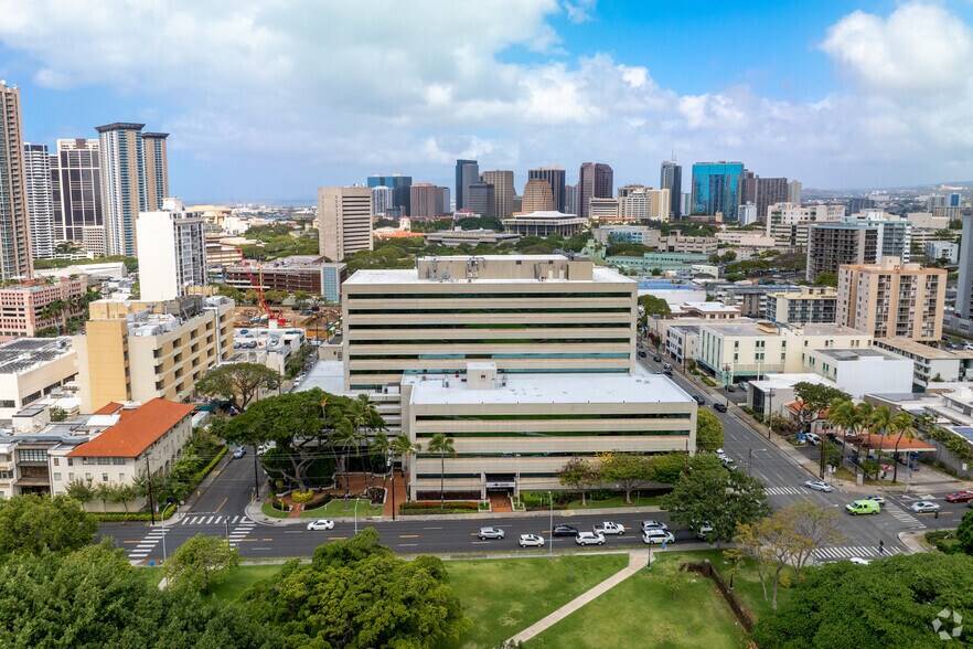 1100 Ward Ave, Honolulu, HI à louer - Photo de l’immeuble – Image 2 sur 8