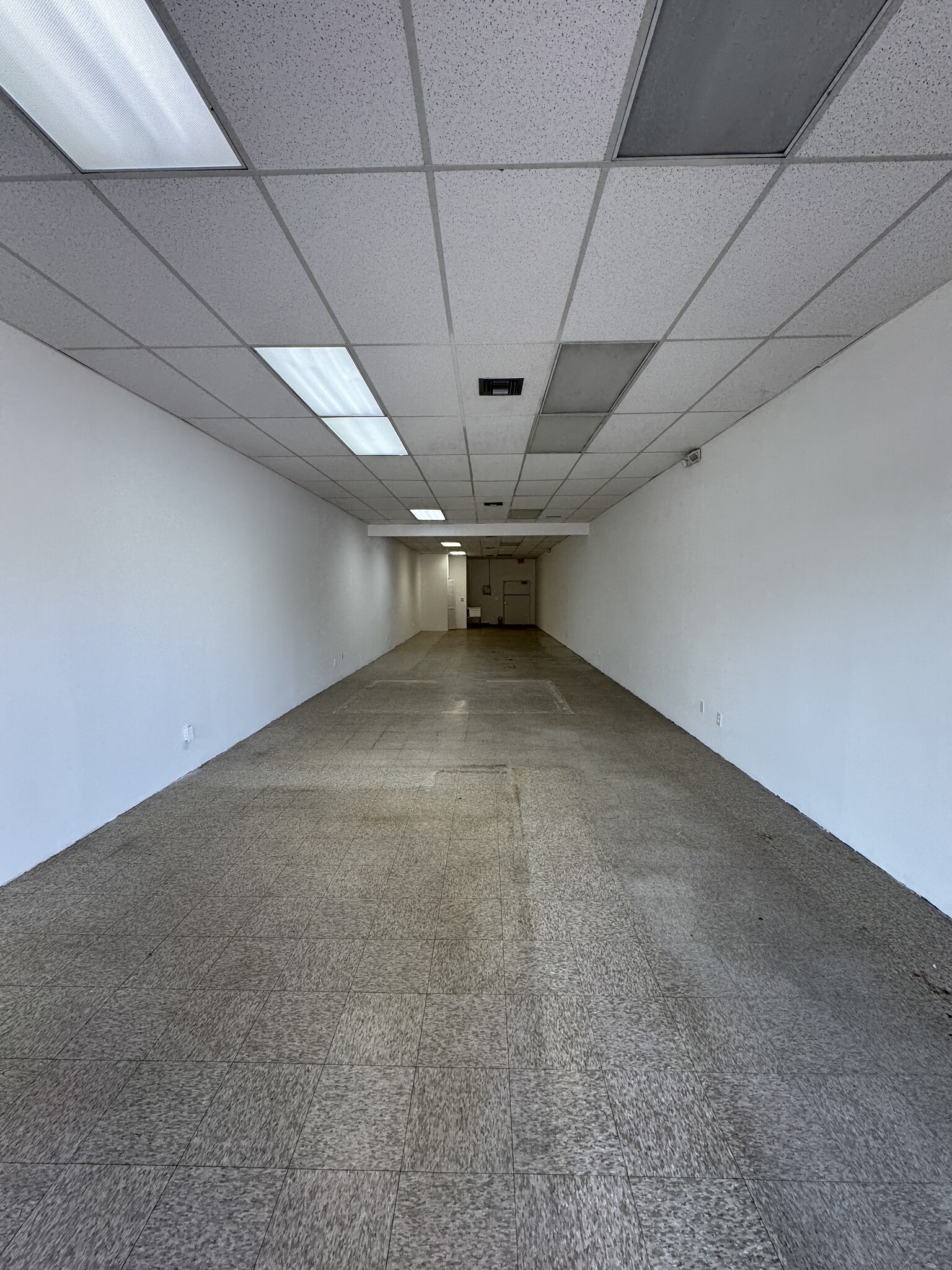 4455-4485 N State Road 7, Lauderdale Lakes, FL à louer Photo intérieure– Image 1 sur 3