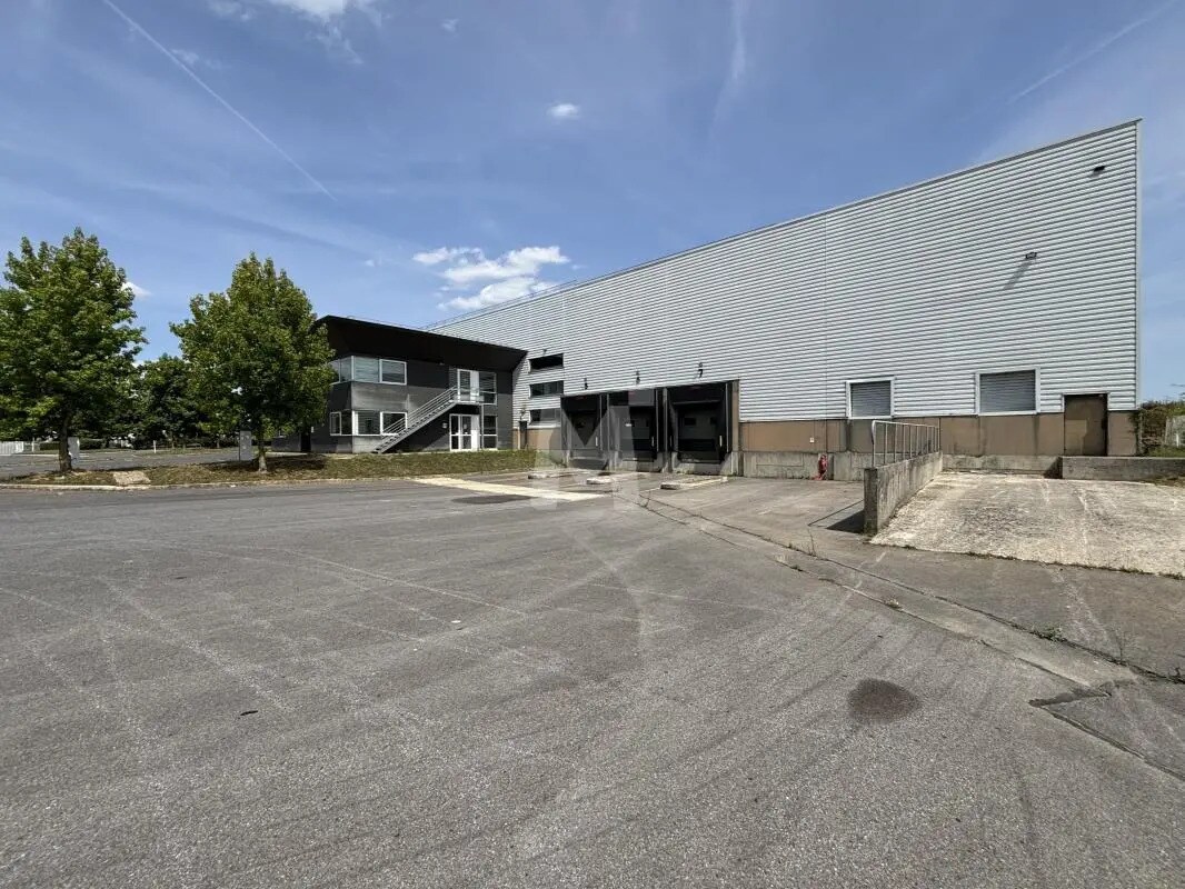 Industriel/Logistique dans Saint-Michel-sur-Orge à louer Photo de l’immeuble– Image 1 sur 14