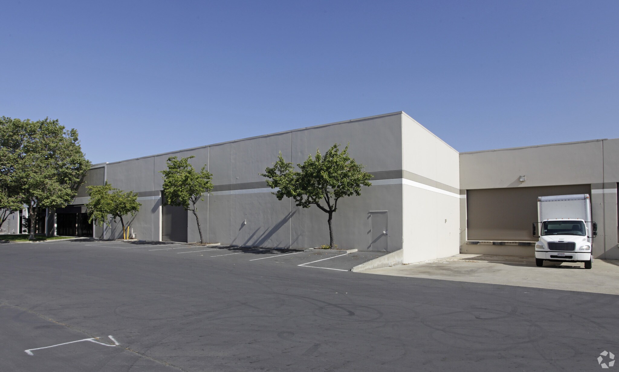 2357 Industrial Pky W, Hayward, CA à louer Photo principale– Image 1 sur 5