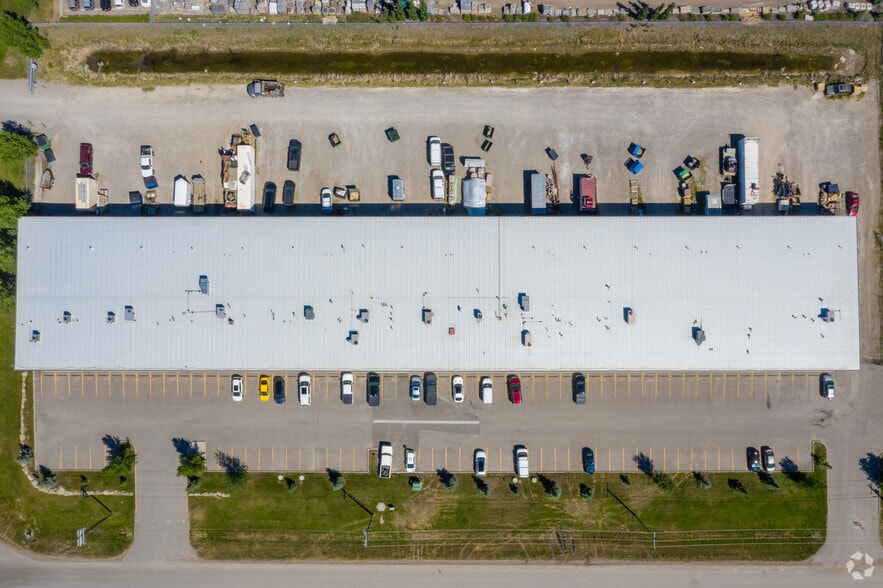 240040 Frontier Pl SE, Rocky View No 44, AB à vendre - Aérien – Image 2 sur 4