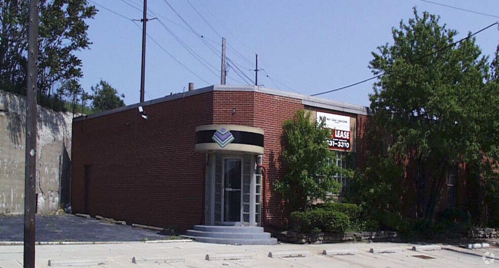 1791 E 40th St, Cleveland, OH à vendre - Photo de l’immeuble – Image 2 sur 3