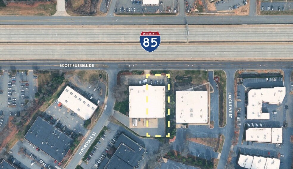 2527-2537 Scott Futrell Dr, Charlotte, NC à louer - Photo de l’immeuble – Image 3 sur 5