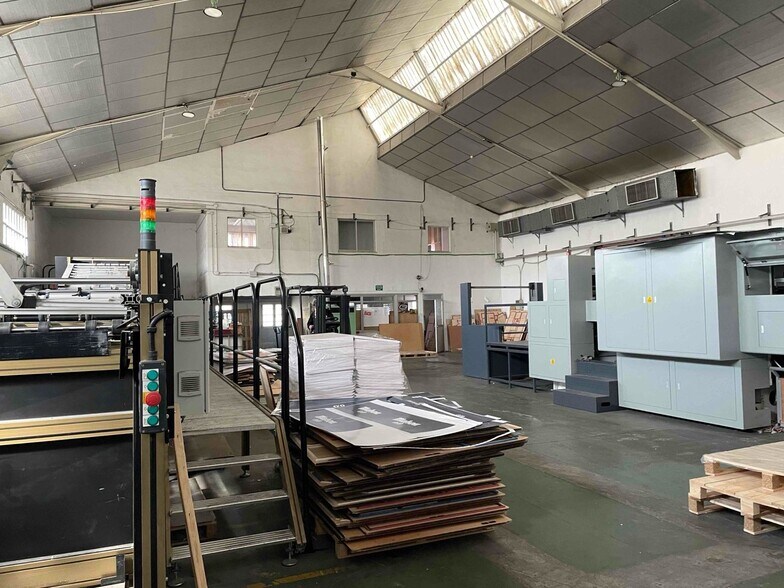 Industriel/Logistique dans San Fernando de Henares, Madrid à vendre - Photo de l’immeuble – Image 3 sur 10