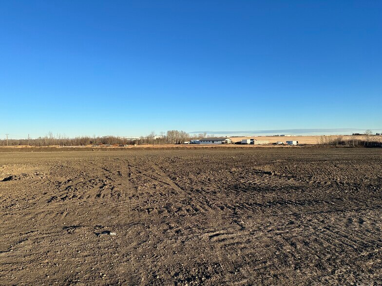 720049 RR63, Grande Prairie, AB à vendre - Photo de l’immeuble – Image 3 sur 7