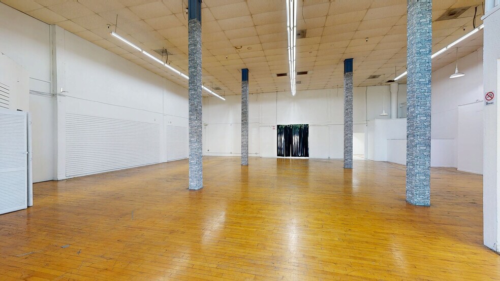 130 W 11th St, Tracy, CA à louer - Numérisation 3D Matterport – Image 2 sur 8