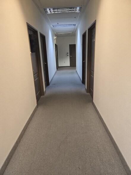 2450 Box Canyon Dr, Las Vegas, NV à louer - Photo de l’immeuble – Image 3 sur 12