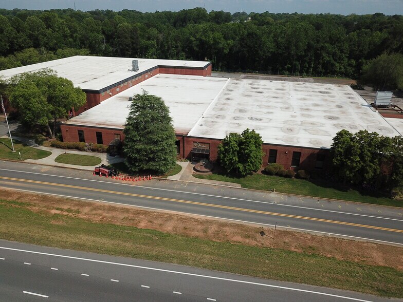 400 National Blvd, Lexington, NC à vendre - Photo de l’immeuble – Image 2 sur 8