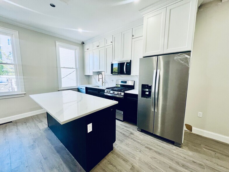 3136 Summit Ave, Union City, NJ à louer - Photo de l’immeuble – Image 3 sur 12