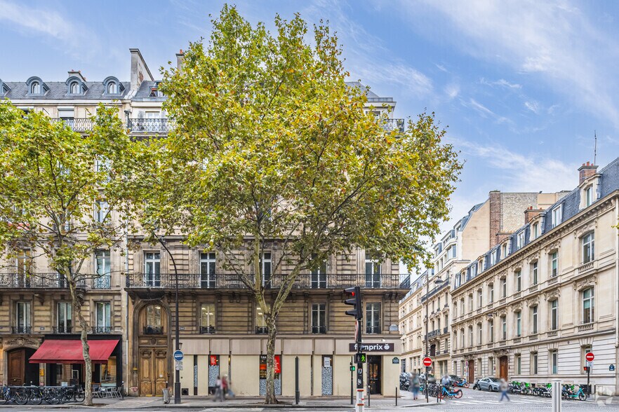 144 Boulevard Haussmann, Paris à louer - Photo de l’immeuble – Image 2 sur 12