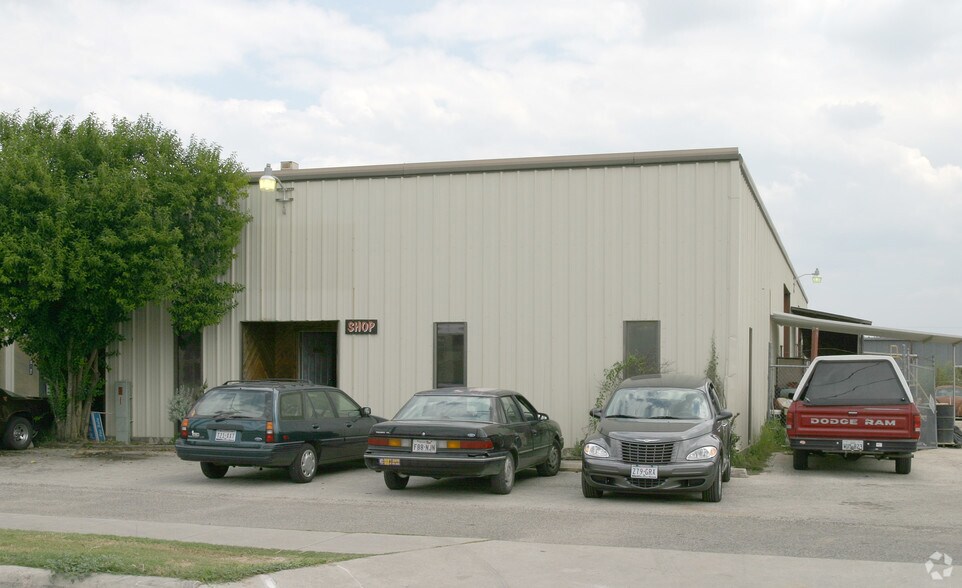 1050 Grubb St, San Antonio, TX à louer - Photo de l’immeuble – Image 3 sur 5