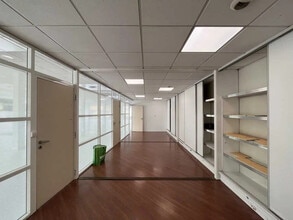 365 Route De Vienne, Vénissieux à louer Photo intérieure– Image 2 sur 60