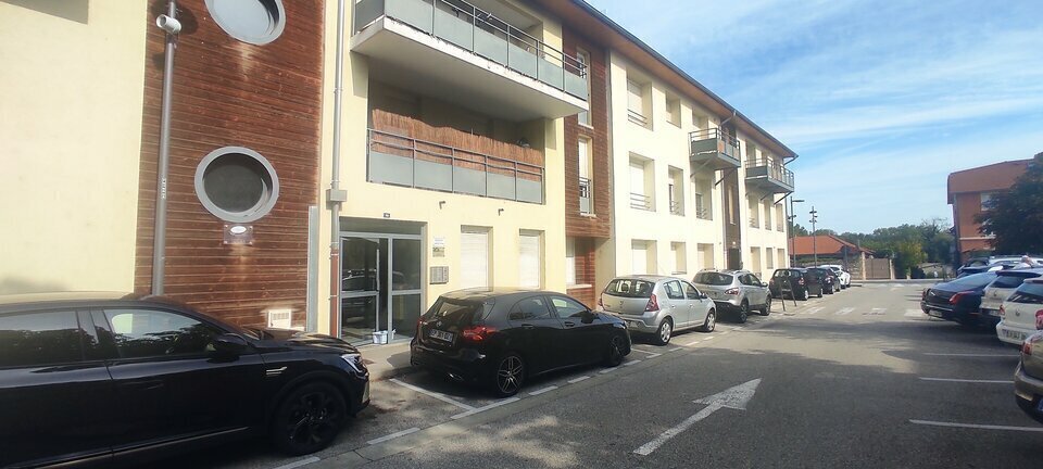 Bureau dans La Verpillière à louer Photo de l’immeuble– Image 1 sur 8