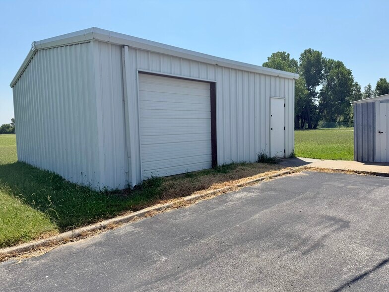 400 N Yukon Pky, Yukon, OK à vendre - Photo de l’immeuble – Image 3 sur 5