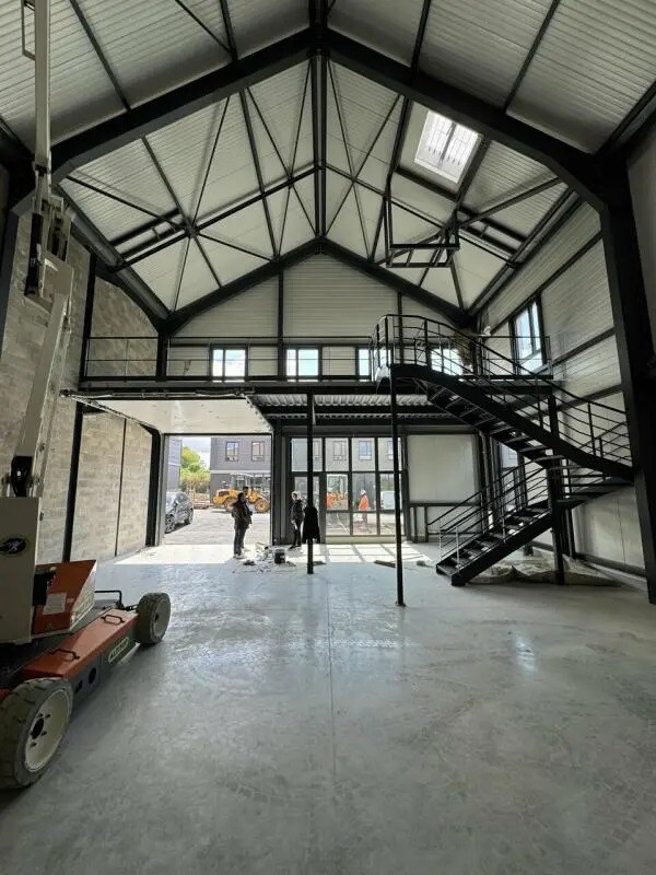 Plus de détails pour Local d'activités à louer